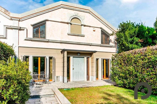 casa indipendente in vendita a Milano in zona San Siro