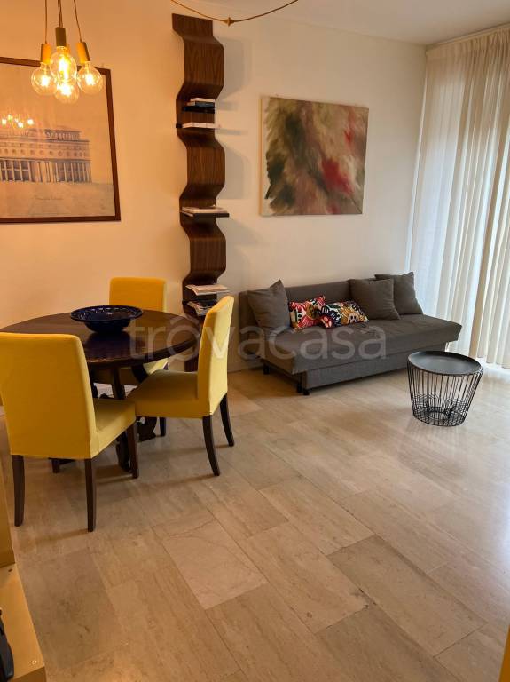 appartamento in vendita a Milano in zona Lorenteggio