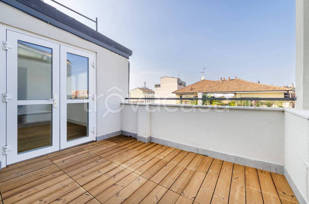 appartamento in vendita a Milano in zona Sempione