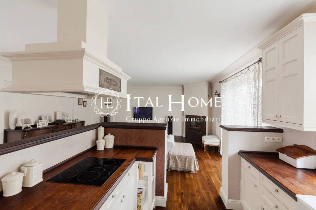 appartamento in vendita a Milano in zona Isola