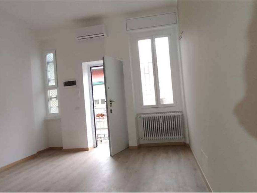 appartamento in vendita a Milano in zona Baggio