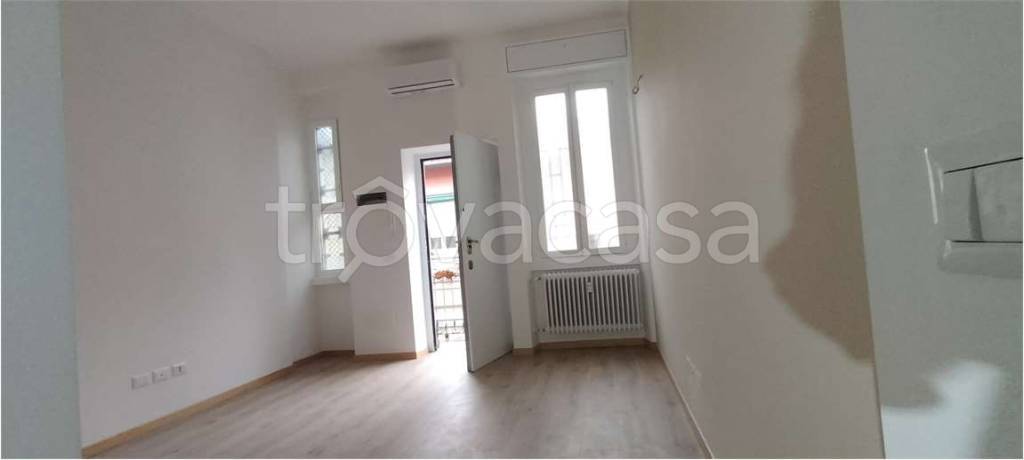 appartamento in vendita a Milano in zona Baggio