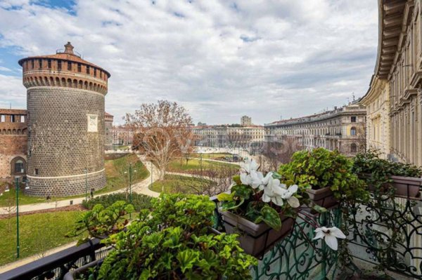 appartamento in vendita a Milano in zona Cadorna