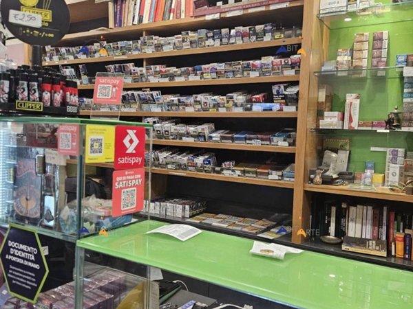 negozio in vendita a Milano in zona Bovisa