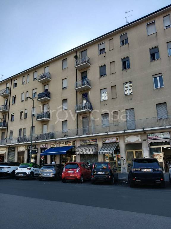appartamento in vendita a Milano in zona Famagosta