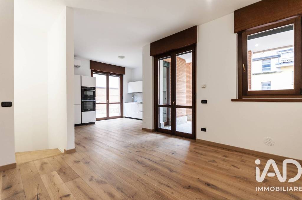 appartamento in vendita a Milano in zona Segnano