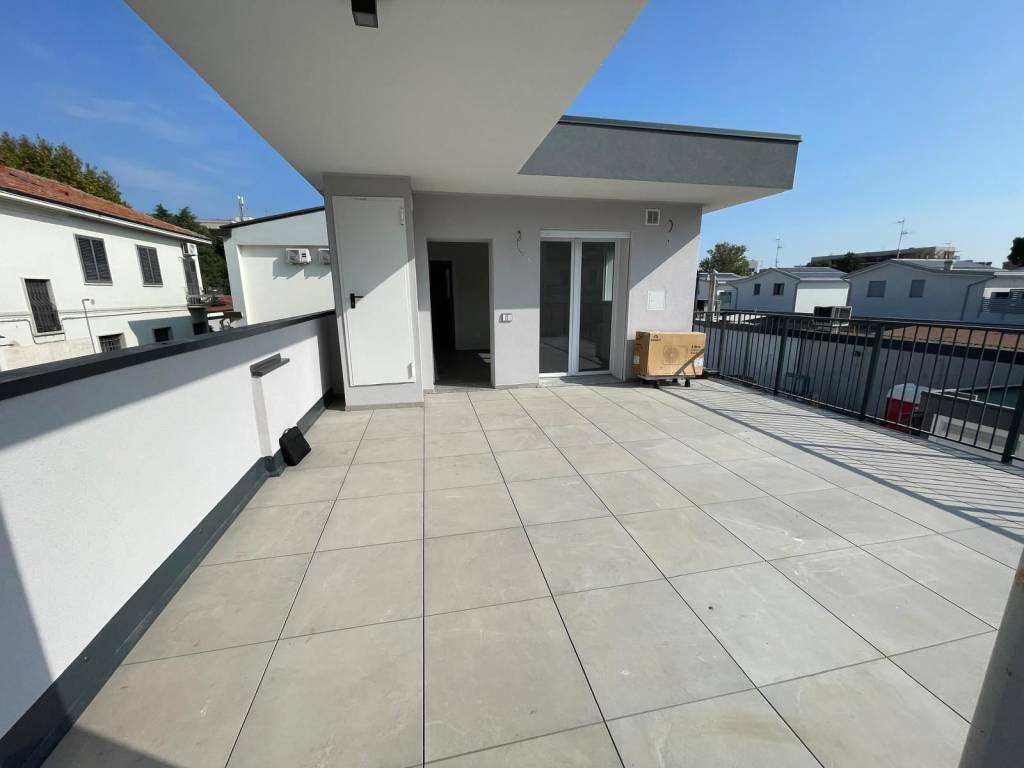 appartamento in vendita a Milano in zona Famagosta