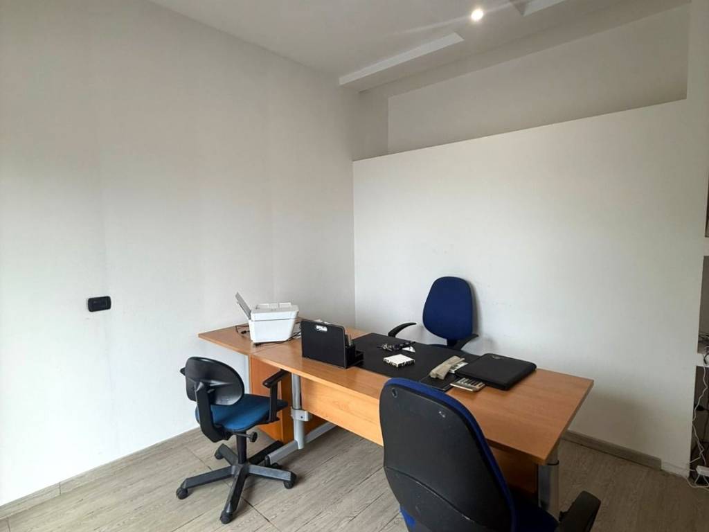 negozio in vendita a Milano in zona Chiesa Rossa