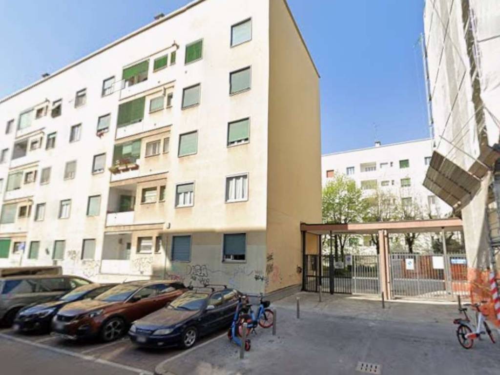 appartamento in vendita a Milano in zona Città Studi