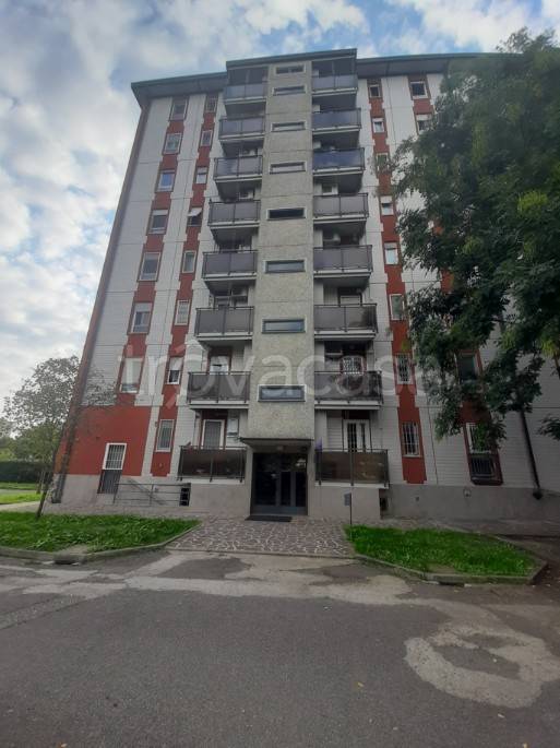 appartamento in vendita a Milano in zona Gallaratese