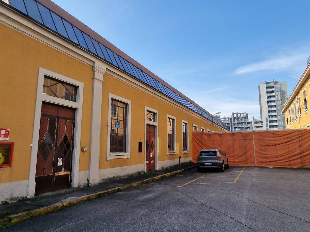ufficio in vendita a Milano in zona Crescenzago