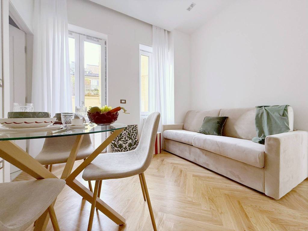 appartamento in vendita a Milano in zona Porta Nuova