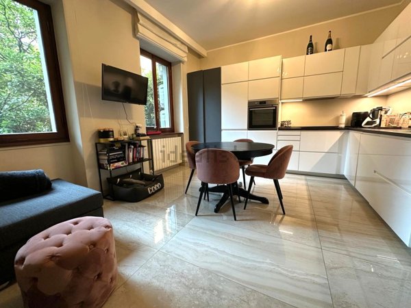 appartamento in vendita a Milano in zona Bocconi