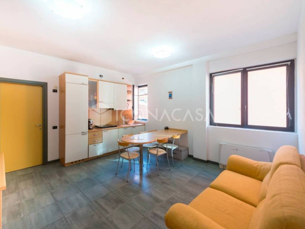 appartamento in vendita a Milano in zona Centro Direzionale