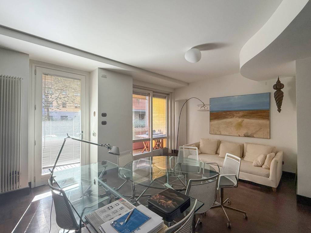 appartamento in vendita a Milano in zona Guastalla