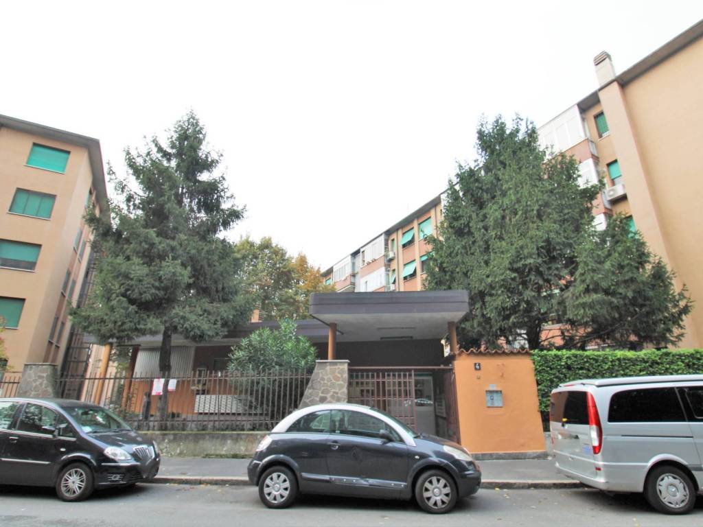 appartamento in vendita a Milano in zona Corvetto