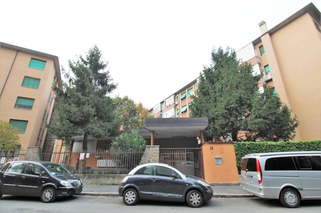 appartamento in vendita a Milano in zona Corvetto