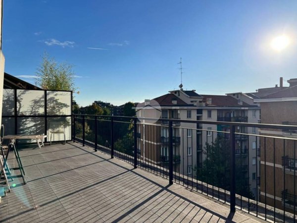 appartamento in vendita a Milano in zona Lambrate