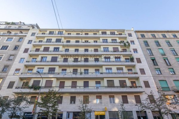 appartamento in vendita a Milano in zona Guastalla