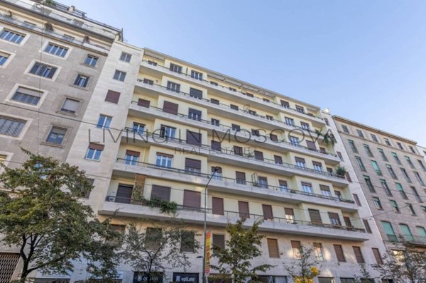 ufficio in vendita a Milano in zona Guastalla