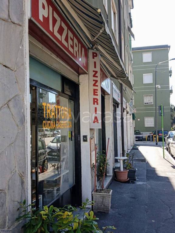 negozio in vendita a Milano in zona Forlanini