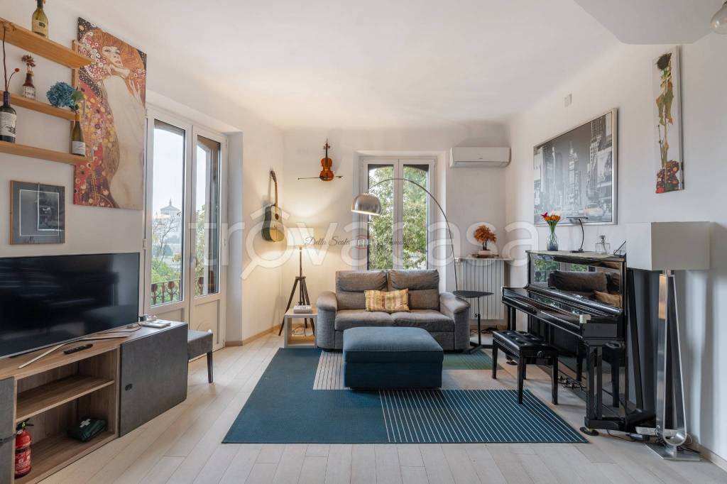 appartamento in vendita a Milano in zona Isola