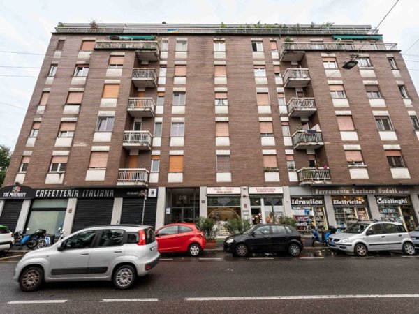 appartamento in vendita a Milano in zona Adriano
