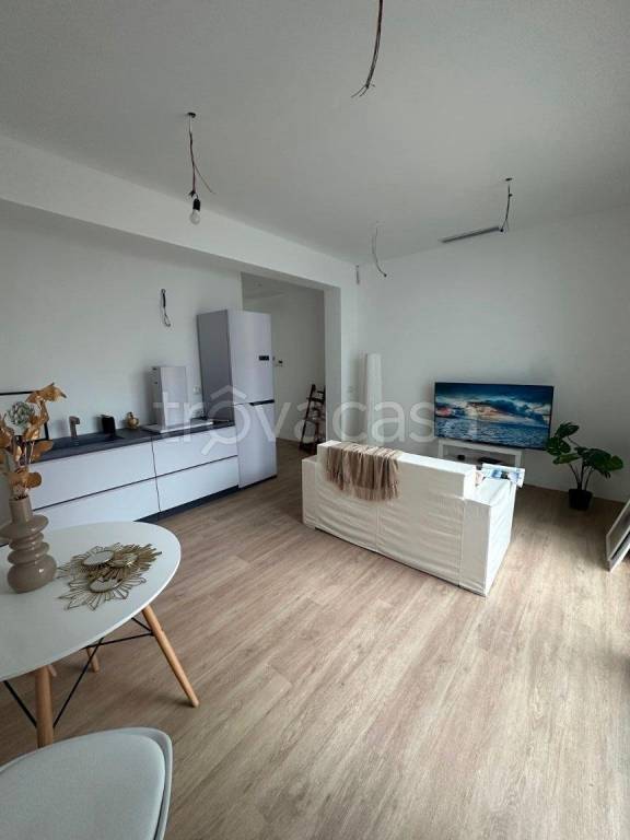 appartamento in vendita a Milano in zona Cascina dei Pomi