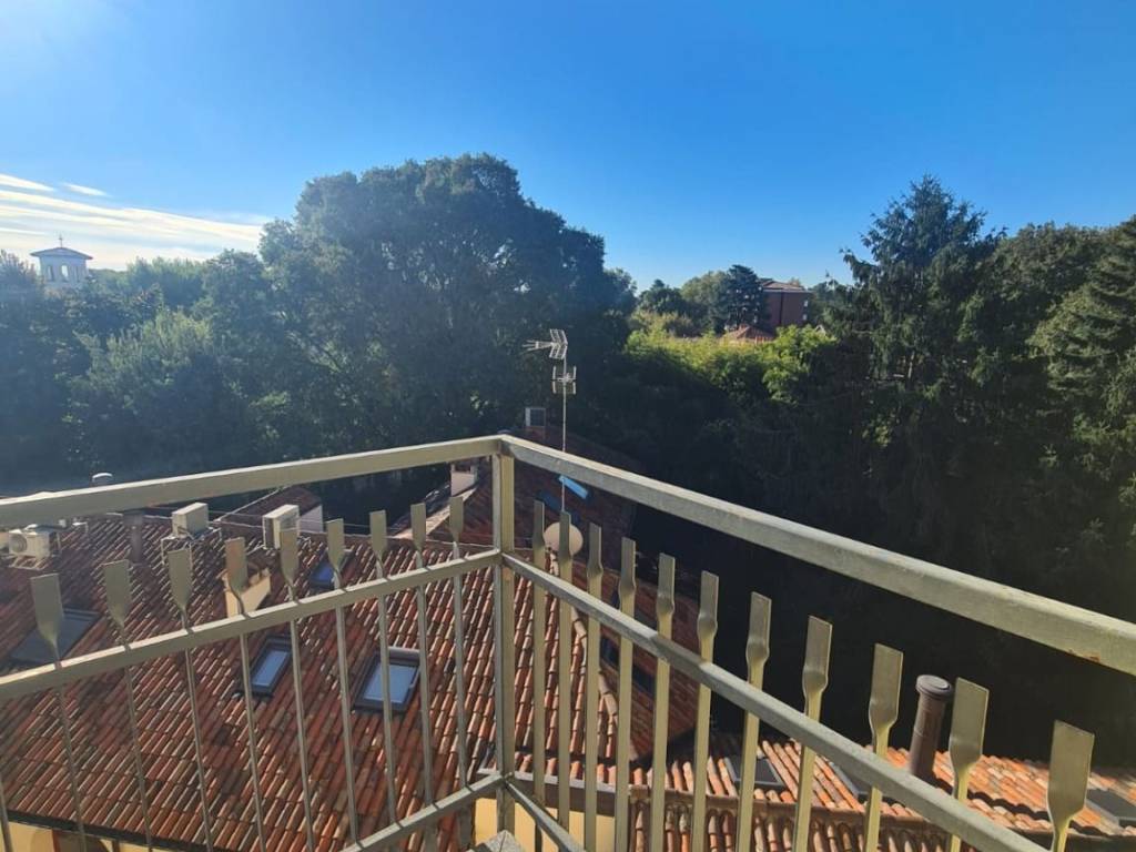 appartamento in vendita a Milano in zona Adriano