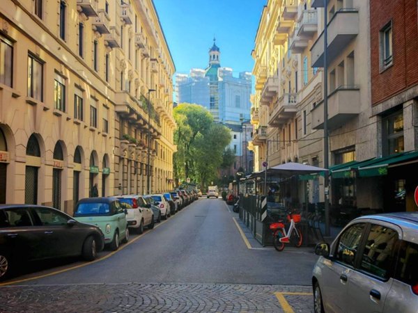 negozio in vendita a Milano in zona Porta Ticinese