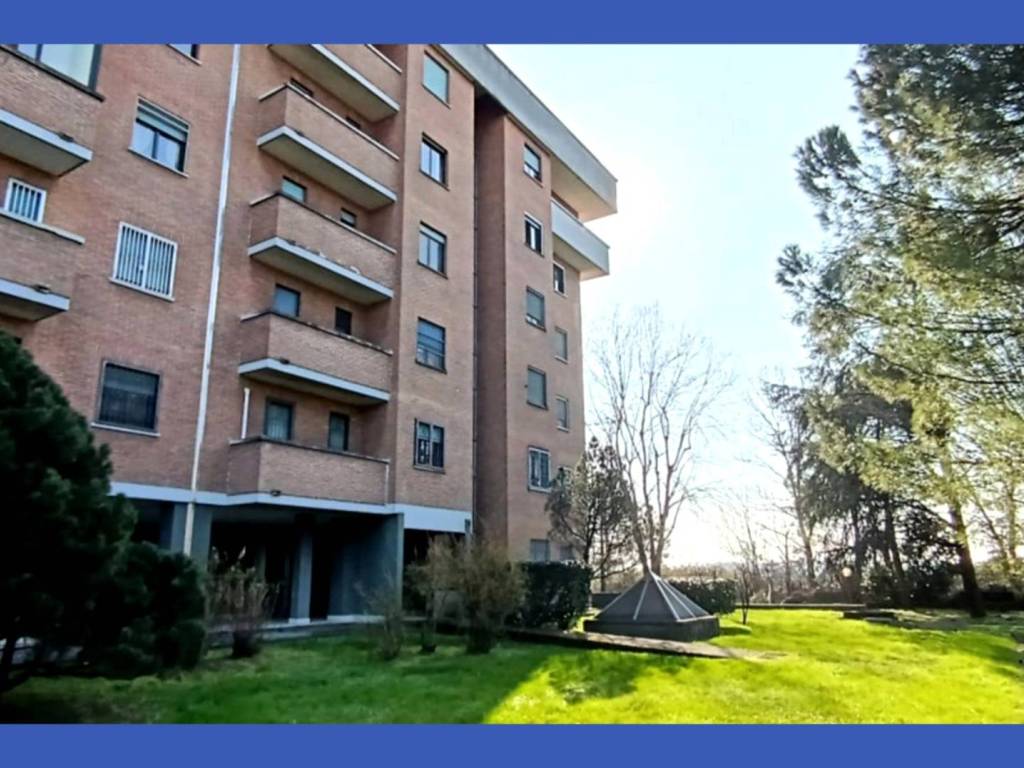 appartamento in vendita a Milano in zona Trenno