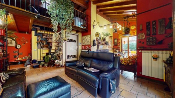 appartamento in vendita a Milano in zona Cascina dei Pomi