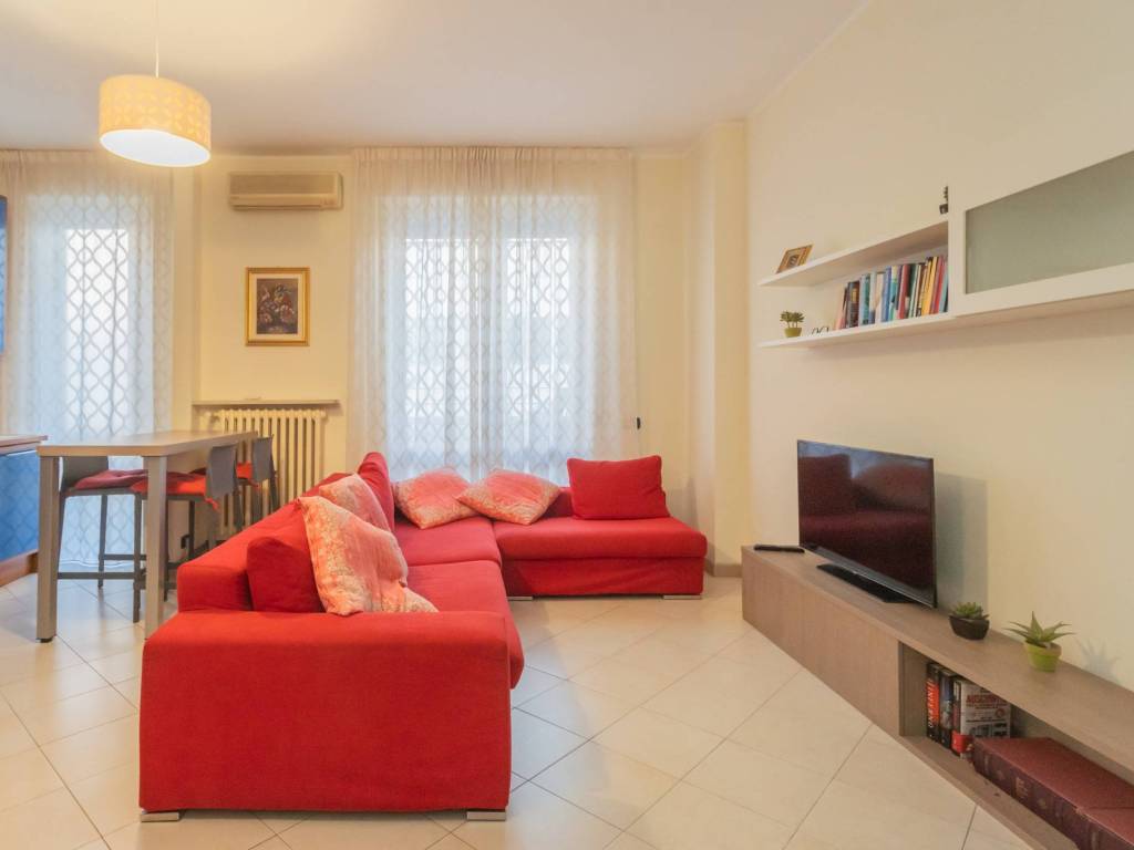 appartamento in vendita a Milano in zona Lambrate