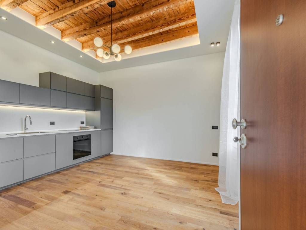 appartamento in vendita a Milano in zona Loreto