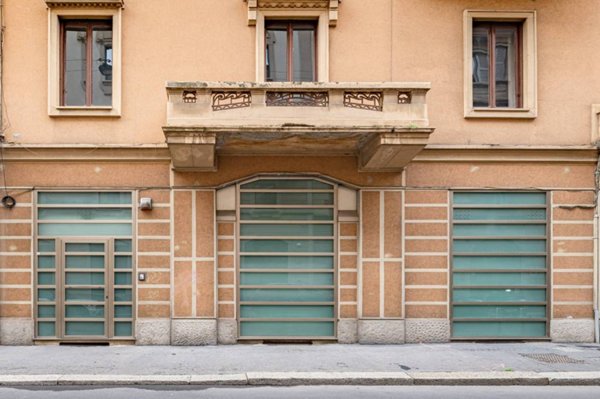 ufficio in vendita a Milano in zona Guastalla