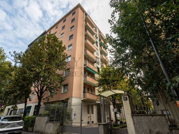 appartamento in vendita a Milano in zona Città Studi