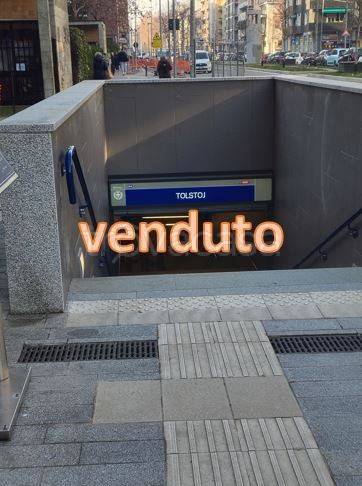 appartamento in vendita a Milano in zona Lorenteggio
