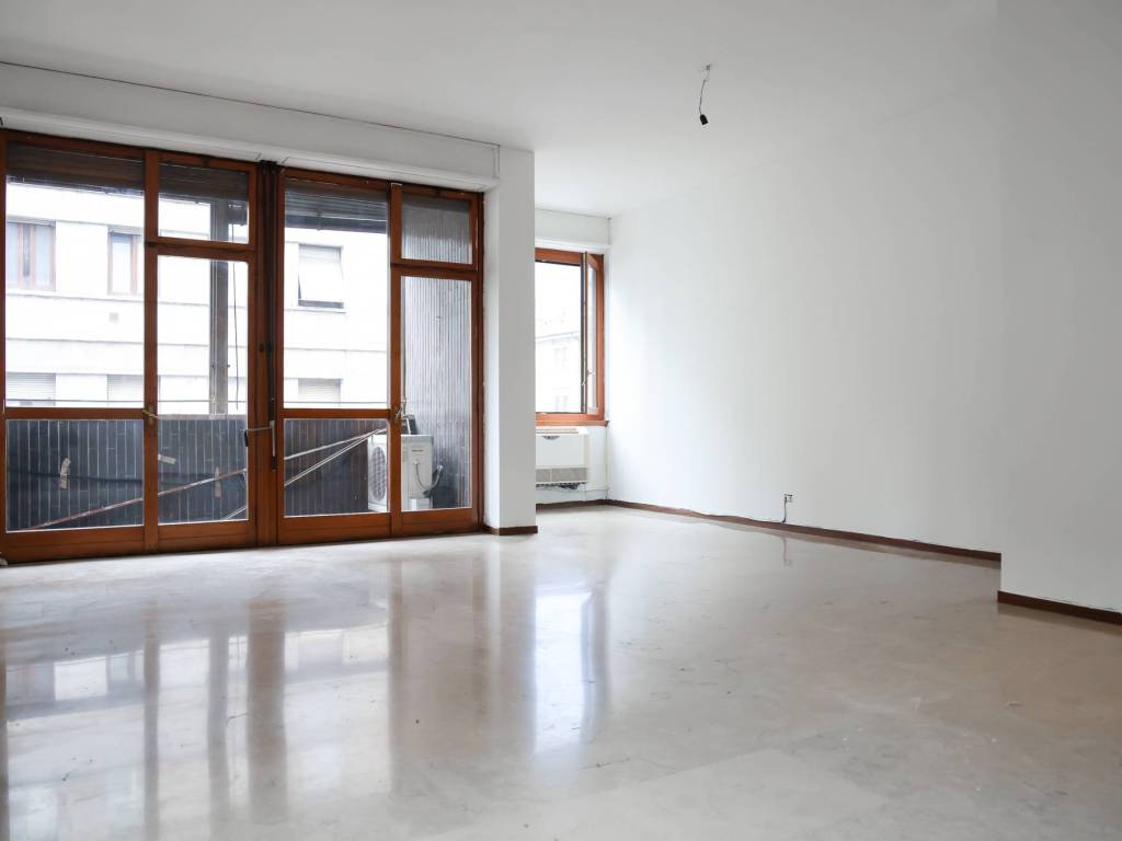 ufficio in vendita a Milano in zona Centro Direzionale