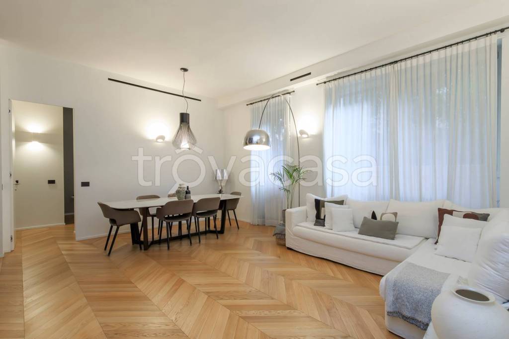 appartamento in vendita a Milano in zona Porta Venezia