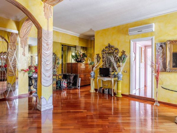 appartamento in vendita a Milano in zona Guastalla