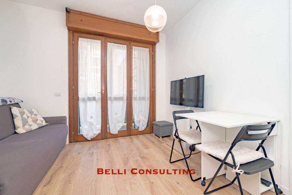 appartamento in vendita a Milano in zona Adriano