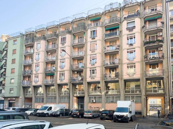 locale commerciale in vendita a Milano