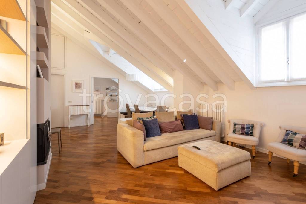 appartamento in vendita a Milano in zona Brera