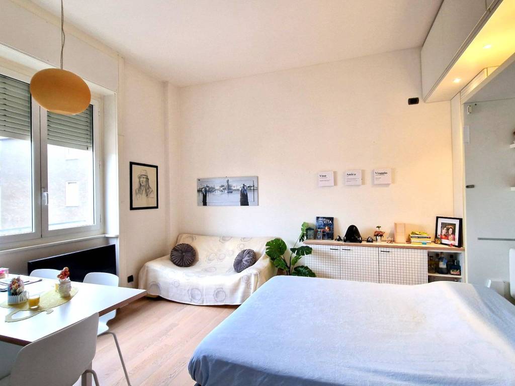 appartamento in vendita a Milano in zona Porta Nuova