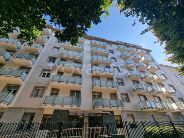 appartamento in vendita a Milano in zona Dergano