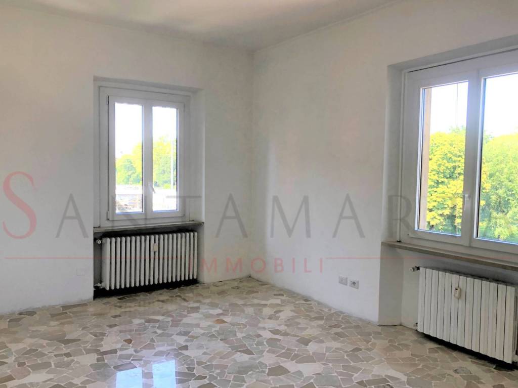 appartamento in vendita a Milano in zona Cadorna