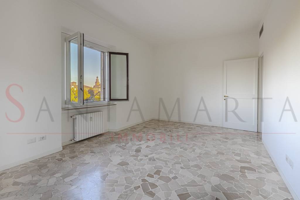 appartamento in vendita a Milano in zona Cadorna