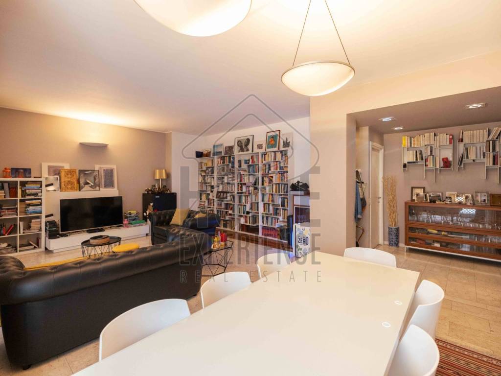 appartamento in vendita a Milano in zona Maggiolina