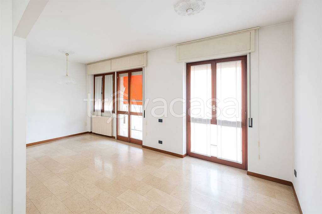 appartamento in vendita a Milano in zona Lambrate