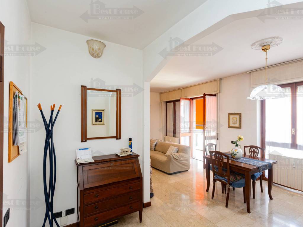 appartamento in vendita a Milano in zona Lambrate